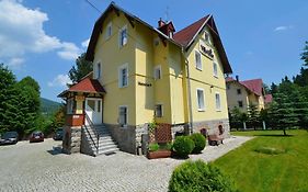 Poduszka Villa Grace - wypoczynek bez dzieci